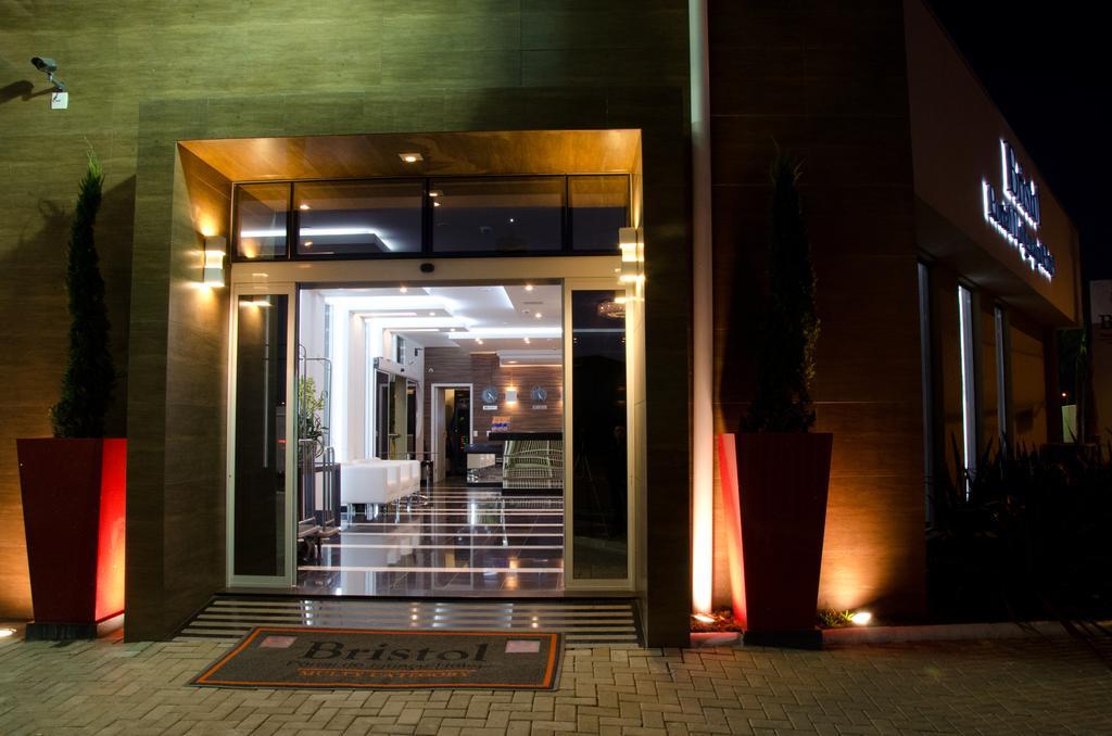 Bristol Portal Do Iguacu Curitiba Aeroporto Hotel Exterior photo